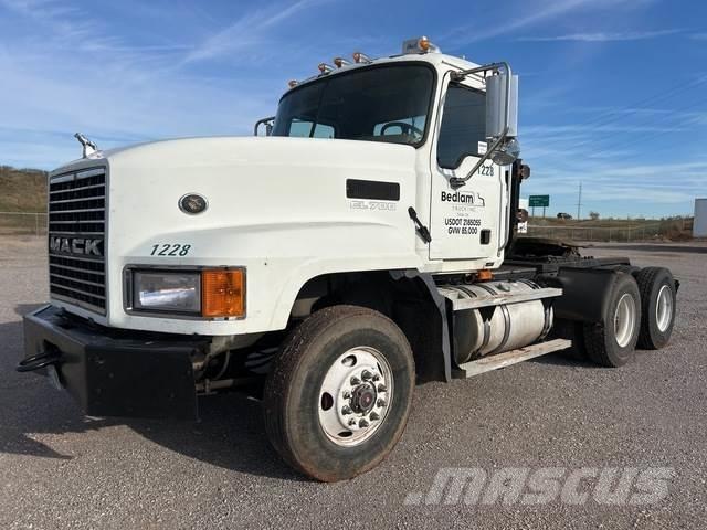 Mack CL733 Cabezas tractoras