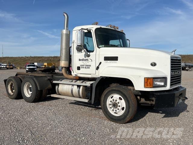 Mack CL733 Cabezas tractoras