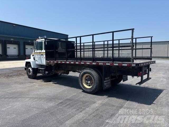Mack CS300P Camiones plataforma