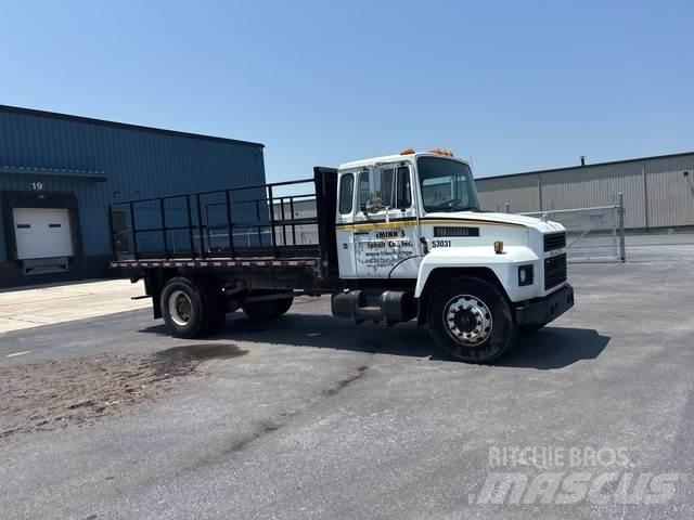 Mack CS300P Camiones plataforma