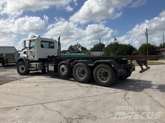 Mack CT713 Camiones portacubetas