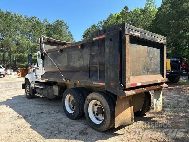 Mack CV700 Camiones bañeras basculantes o volquetes
