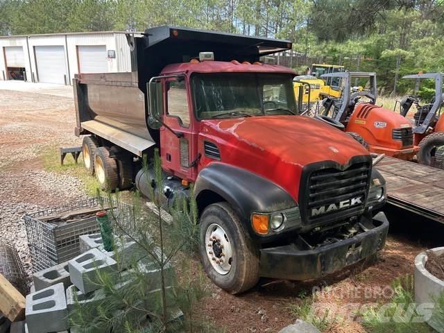 Mack CV700 Camiones bañeras basculantes o volquetes