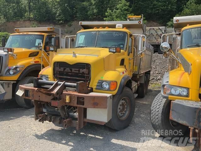 Mack CV700 Láminas y cuñas quitanieves