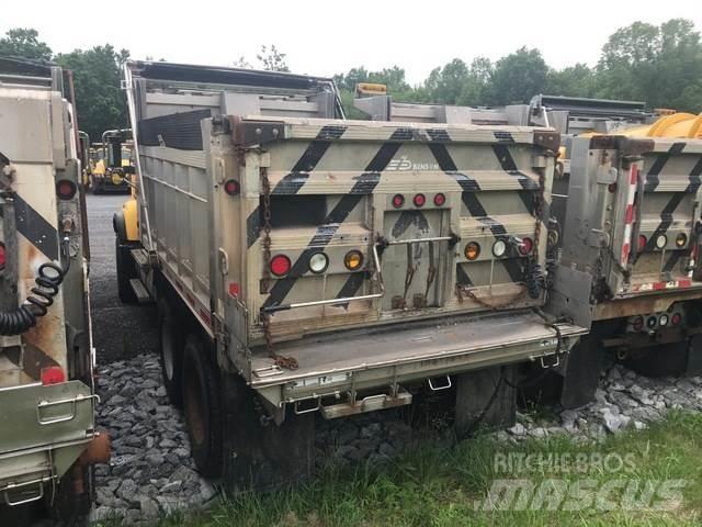 Mack CV700 Láminas y cuñas quitanieves
