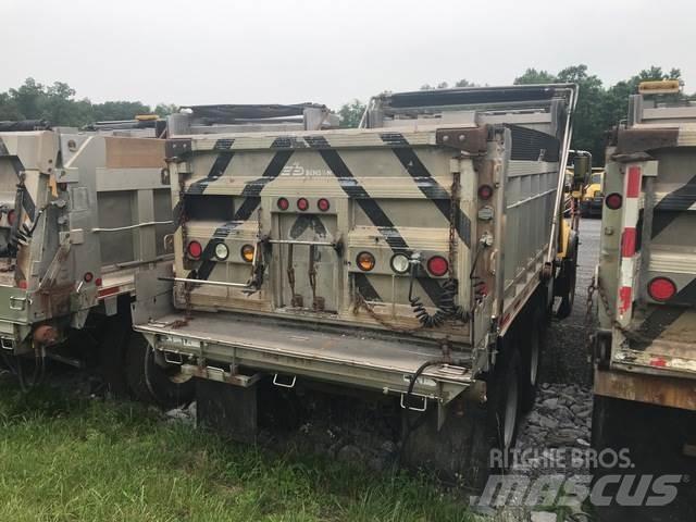 Mack CV700 Láminas y cuñas quitanieves