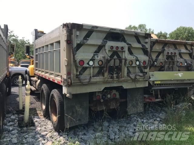 Mack CV700 Láminas y cuñas quitanieves