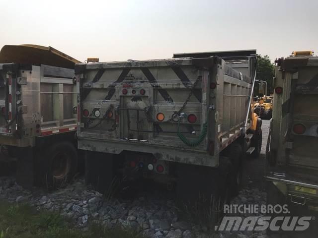 Mack CV700 Láminas y cuñas quitanieves