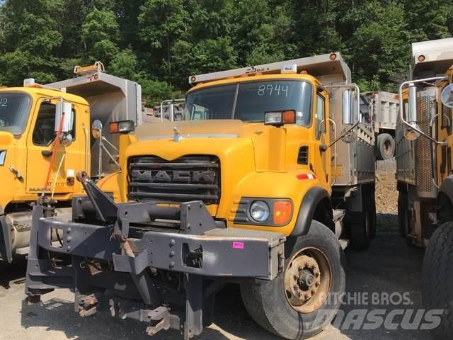 Mack CV700 Láminas y cuñas quitanieves