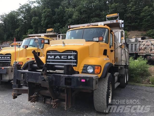 Mack CV700 Láminas y cuñas quitanieves