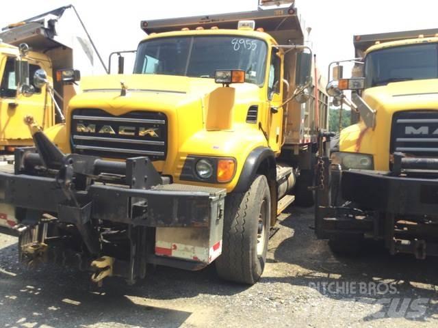 Mack CV700 Láminas y cuñas quitanieves