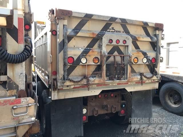 Mack CV700 Camiones bañeras basculantes o volquetes