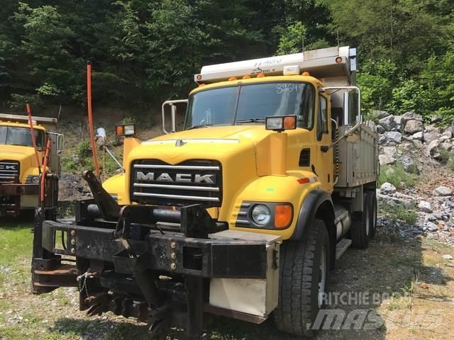 Mack CV700 Láminas y cuñas quitanieves