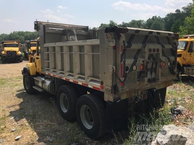 Mack CV700 Láminas y cuñas quitanieves