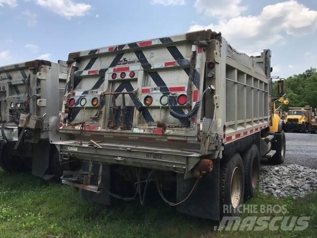 Mack CV700 Láminas y cuñas quitanieves