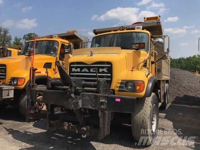 Mack CV700 Láminas y cuñas quitanieves