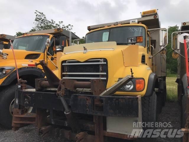 Mack CV700 Láminas y cuñas quitanieves