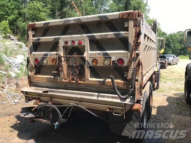 Mack CV700 Láminas y cuñas quitanieves