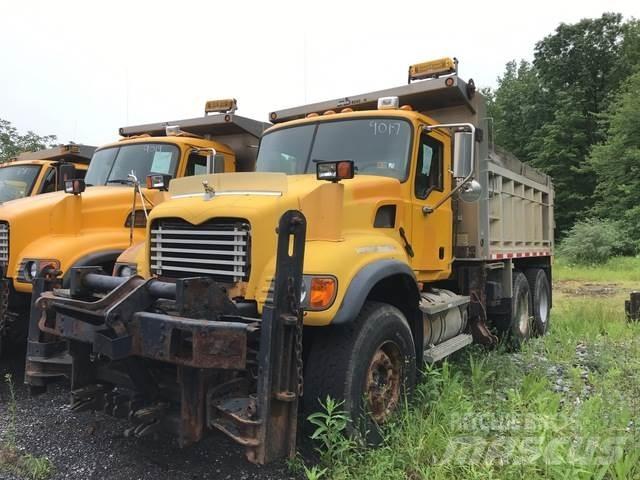 Mack CV700 Camiones bañeras basculantes o volquetes