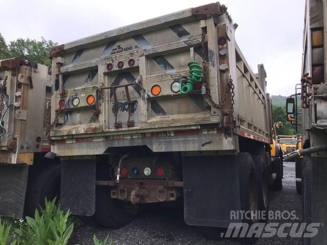 Mack CV700 Láminas y cuñas quitanieves