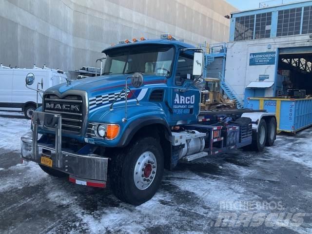 Mack CV713 Camiones portacubetas
