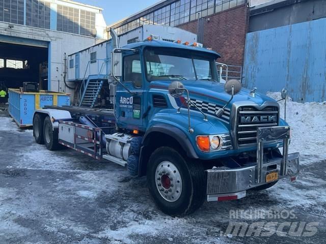 Mack CV713 Camiones portacubetas