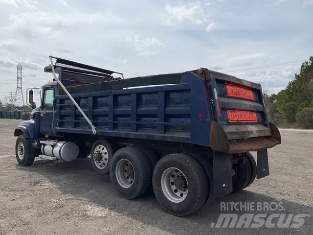 Mack CV713 Camiones bañeras basculantes o volquetes