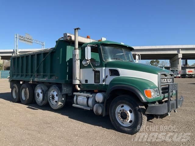 Mack CV713 Camiones bañeras basculantes o volquetes