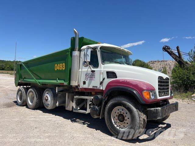 Mack CV713 Camiones bañeras basculantes o volquetes
