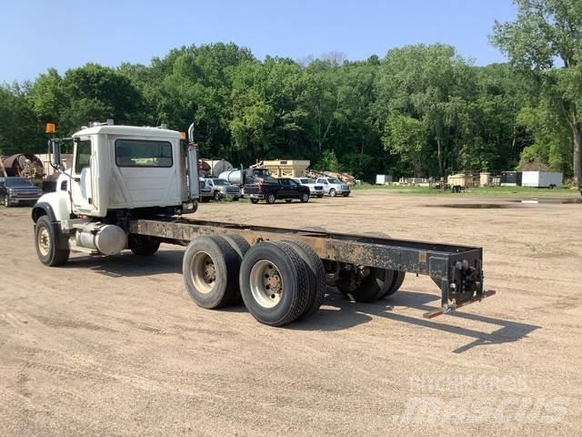 Mack CV713 Cabinas e interior