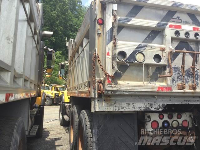 Mack CV713 Esparcidoras de arena y sal