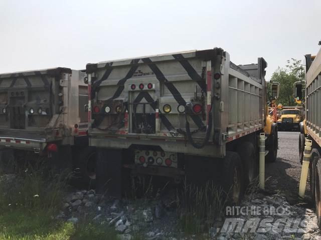Mack CV713 Esparcidoras de arena y sal