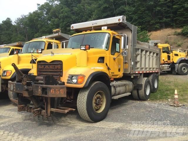 Mack CV713 Camiones bañeras basculantes o volquetes