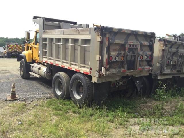 Mack CV713 Camiones bañeras basculantes o volquetes