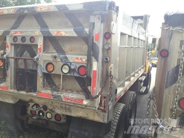 Mack CV713 Camiones bañeras basculantes o volquetes