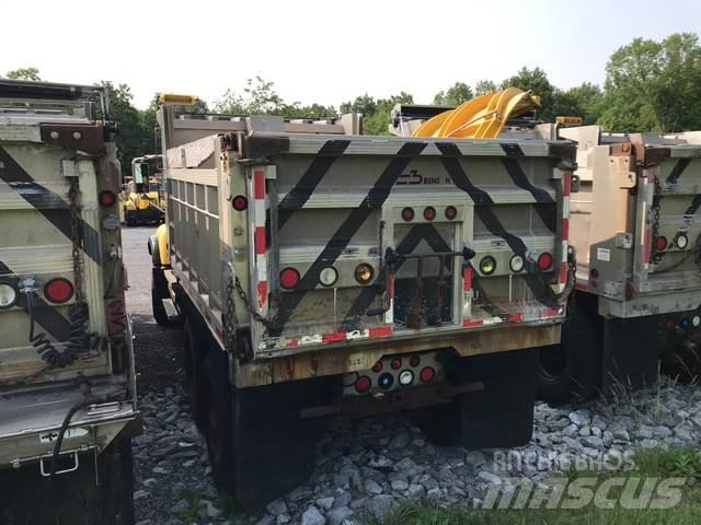 Mack CV713 Esparcidoras de arena y sal