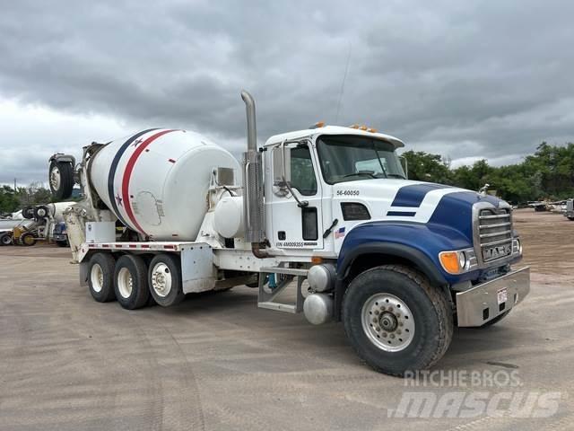 Mack CV713 Otros camiones