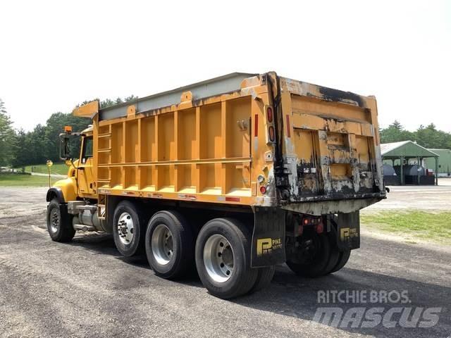 Mack CV713 Camiones bañeras basculantes o volquetes