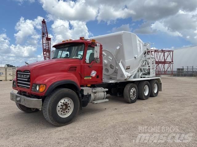 Mack CV713 Otros camiones