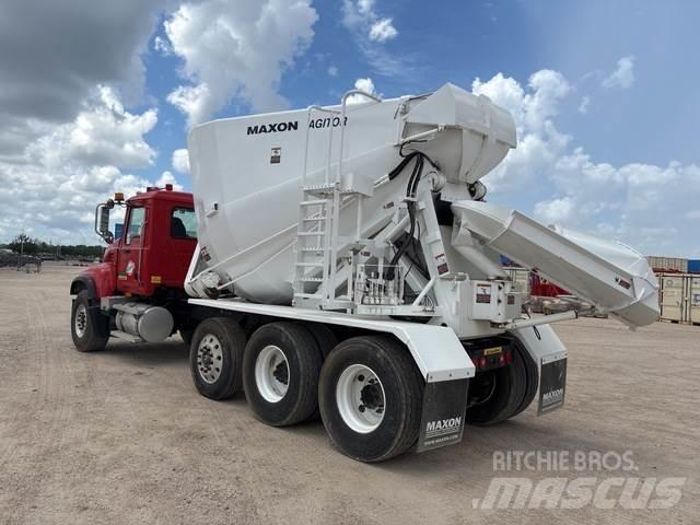 Mack CV713 Otros camiones
