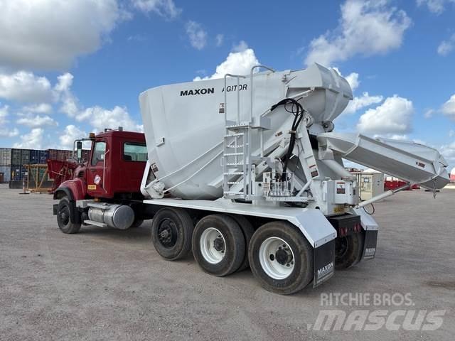 Mack CV713 Otros camiones