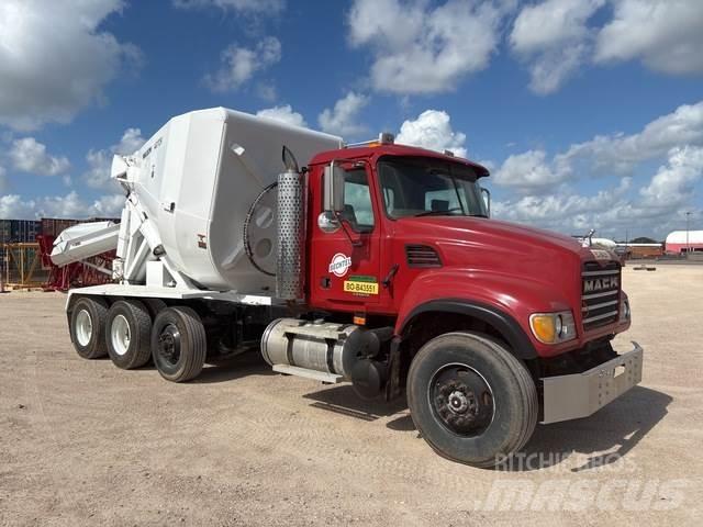 Mack CV713 Otros camiones