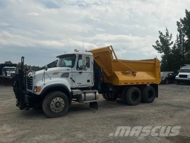 Mack CV713 Láminas y cuñas quitanieves