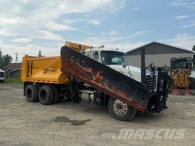 Mack CV713 Láminas y cuñas quitanieves