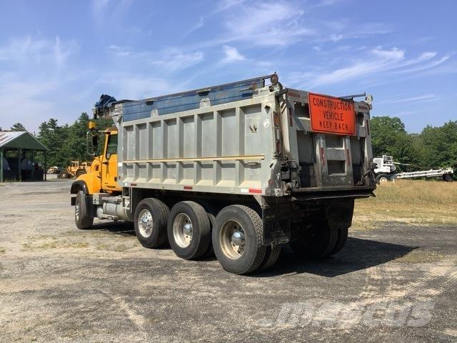 Mack CV713 Camiones bañeras basculantes o volquetes