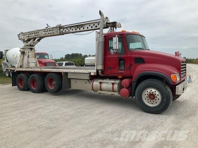Mack CV713 Otros camiones