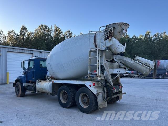 Mack CV713 Otros camiones