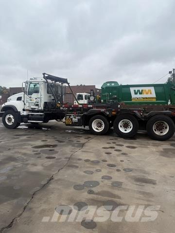 Mack CV713 Camiones portacubetas