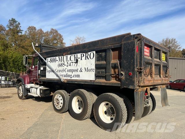 Mack CV713 Camiones bañeras basculantes o volquetes