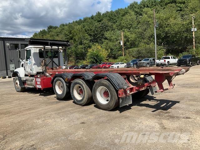 Mack CV713 Camiones portacubetas